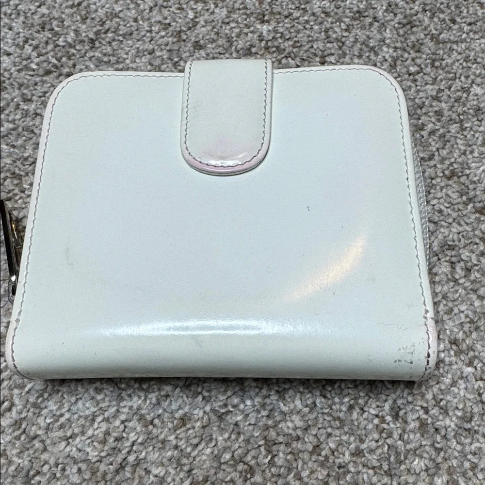 Salvatore Ferragamo Gancini White Calfskin Leather Zip Wallet Authentic